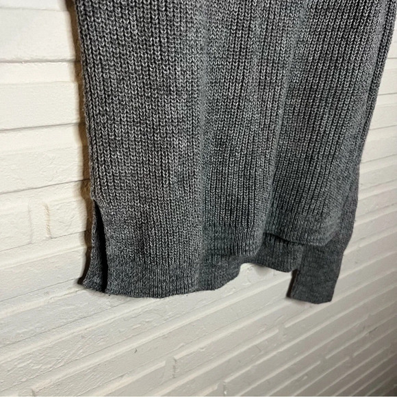 Hollister Gray Cold Shoulder Cotton Sweater, Women’s Size Extra Small - Picture 2 of 7